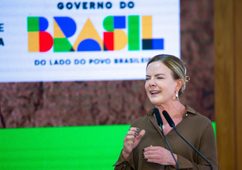 A Ministra da Secretaria de Relações Institucionais da Presidência da República Gleisi Hoffmann participa da cerimônia de Sanção do Projeto de Lei de Conversão n 4 de 2025 – Tarifa Social de Energia Luz do Povo