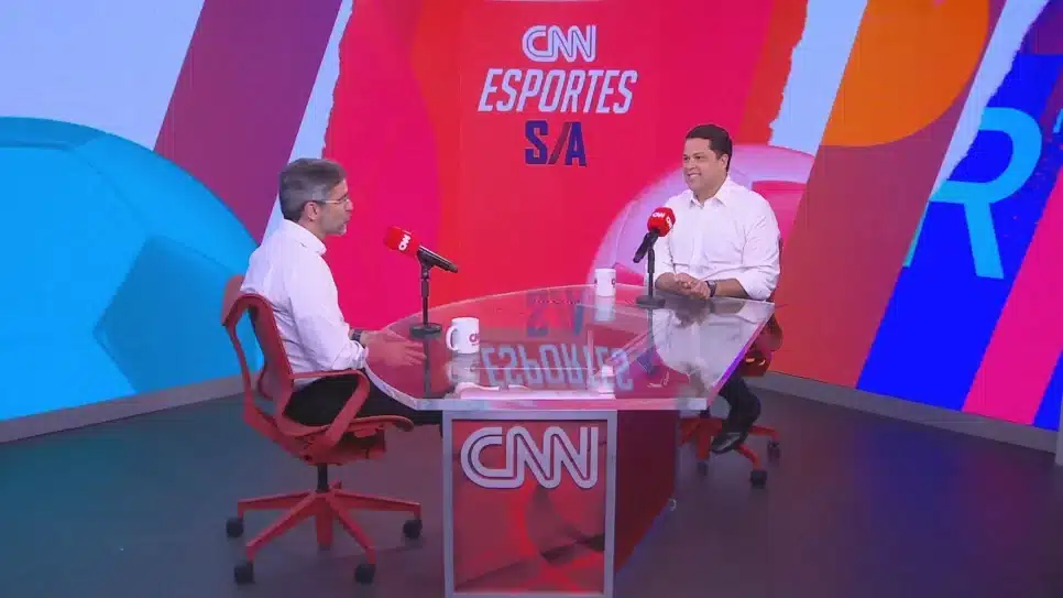 Com Gabriel Lima, CEO da Liga Forte União (LFU), o CNN Esportes S/A chega à 111ª edição. Com Gabriel Lima, CEO da Liga Forte União (LFU), o CNN Esportes S/A chega à 111ª edição.