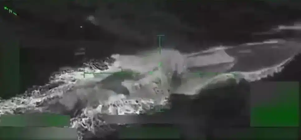 Presidente Donald Trump publicou vídeo de ataque a suposto submarino de transporte de drogas