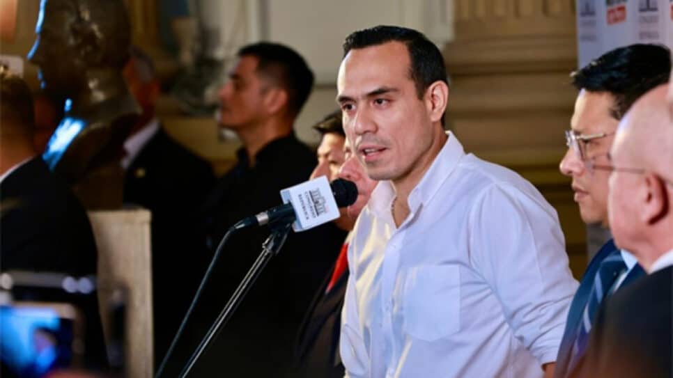 O presidente do Peru José Jerí Oré (Somos Perú, centro)