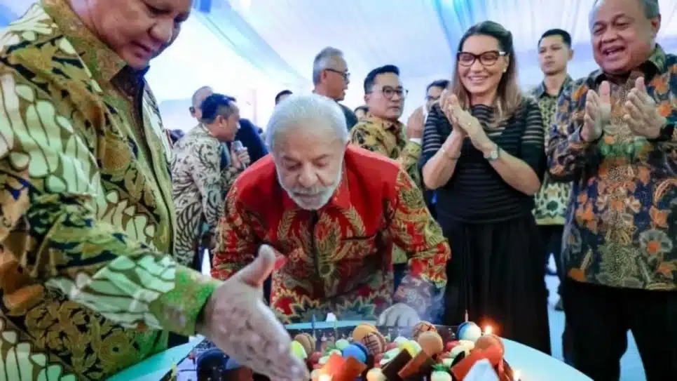 Celebração do aniversário do presidente Lula (PT) e do presidente da República da Indonésia, Prabowo Subianto, no Palácio Merdeka, em Jacarta, na Indonésia