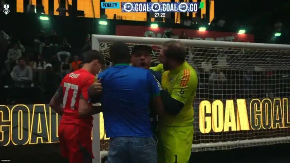 Toguro comemora gol na Kings Cup