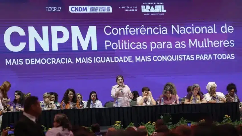 A ministra das Mulheres, Marcia Lopes, durante a 5ª Conferência Nacional de Políticas para as Mulheres, em Brasília