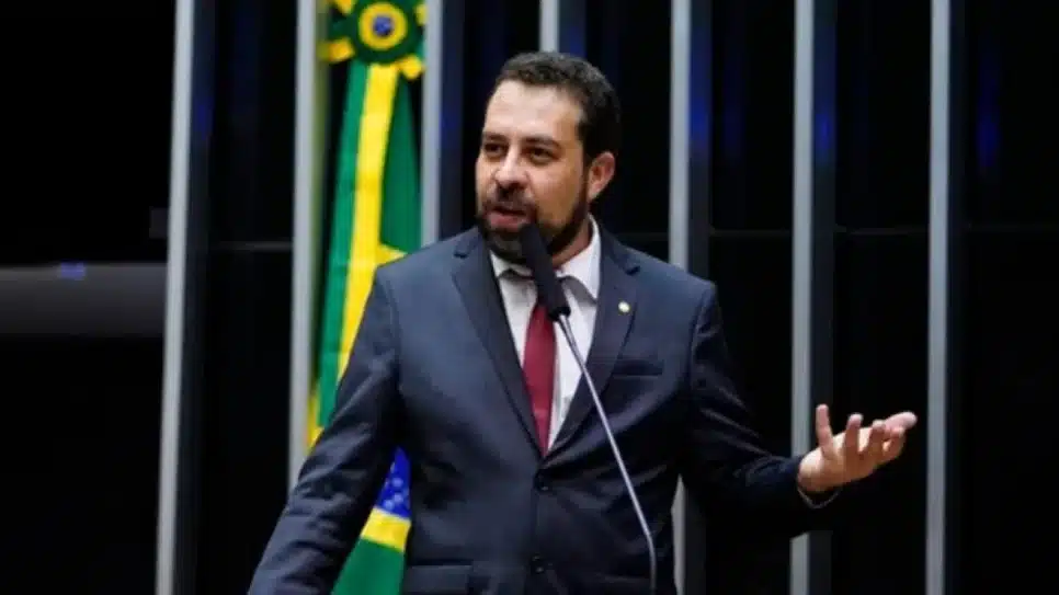 A representação foi assinada pelo deputado Guilherme Boulos (Psol-SP) e outros 8 congressistas da esquerda