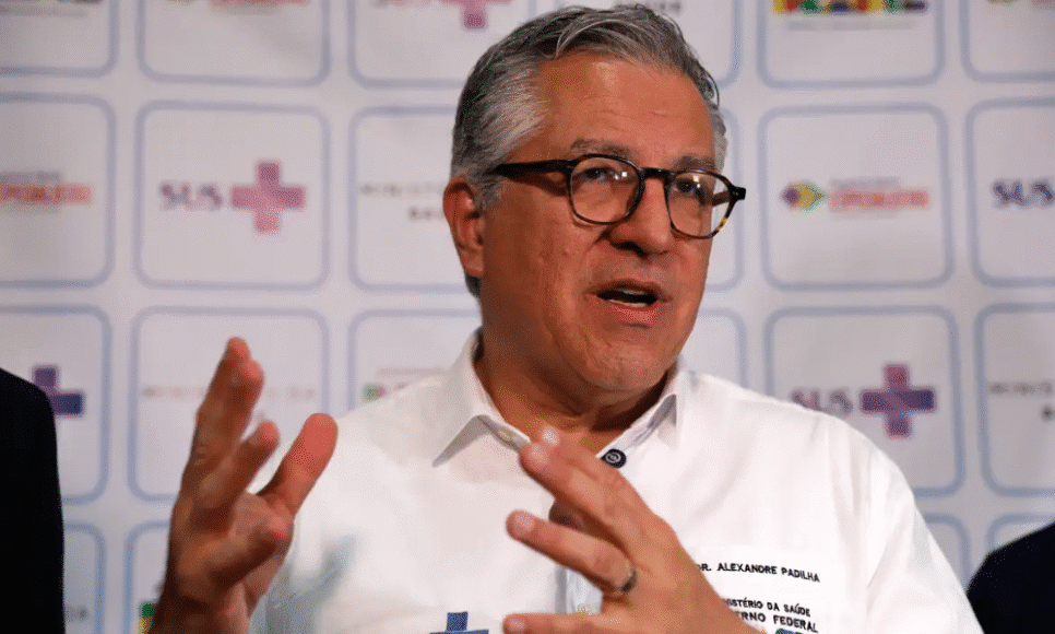 o ministro da Saúde, Alexandre Padilha
