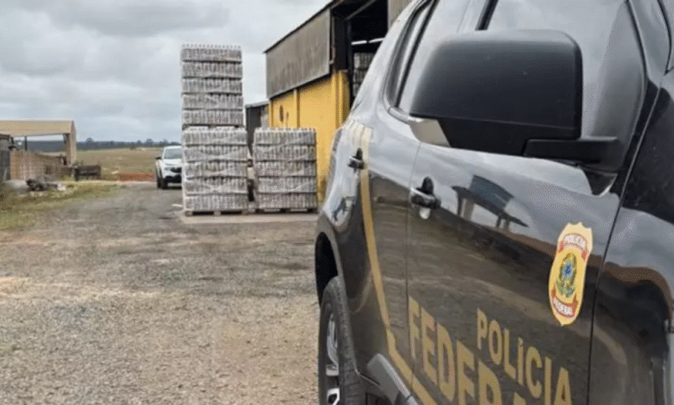PF faz fiscalização em indústrias de bebidas em SP Foto: Divulgação/Polícia Federal