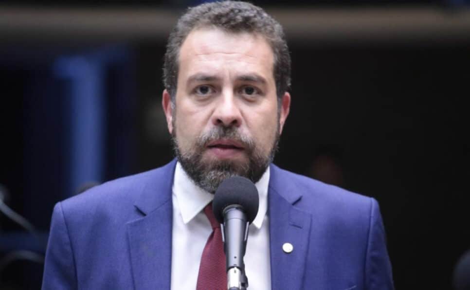 Guilherme Boulos fala na Câmara dos Deputados