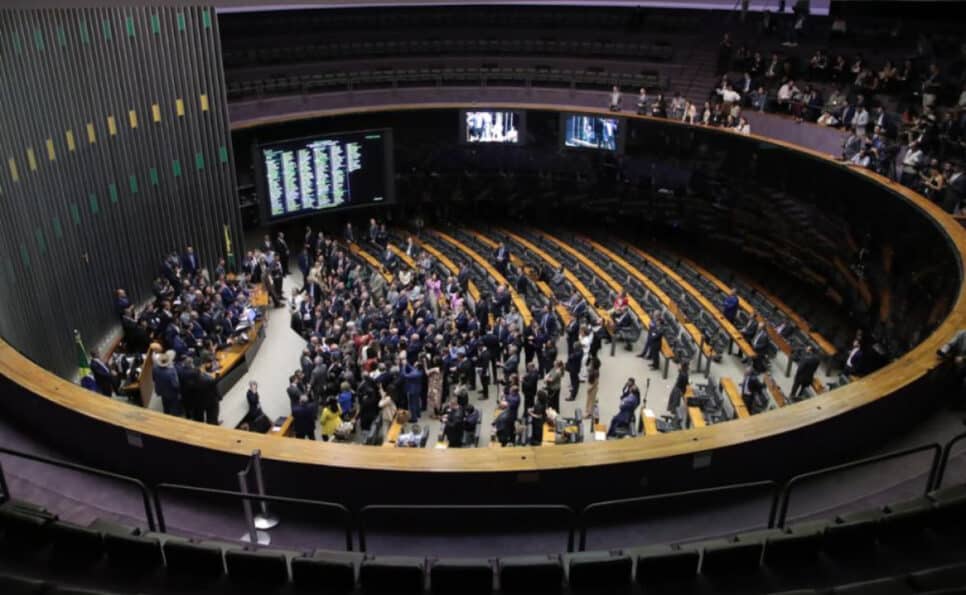Plenário da Câmara dos Deputados durante protesto de parlamentares aliados de Jair Bolsonaro