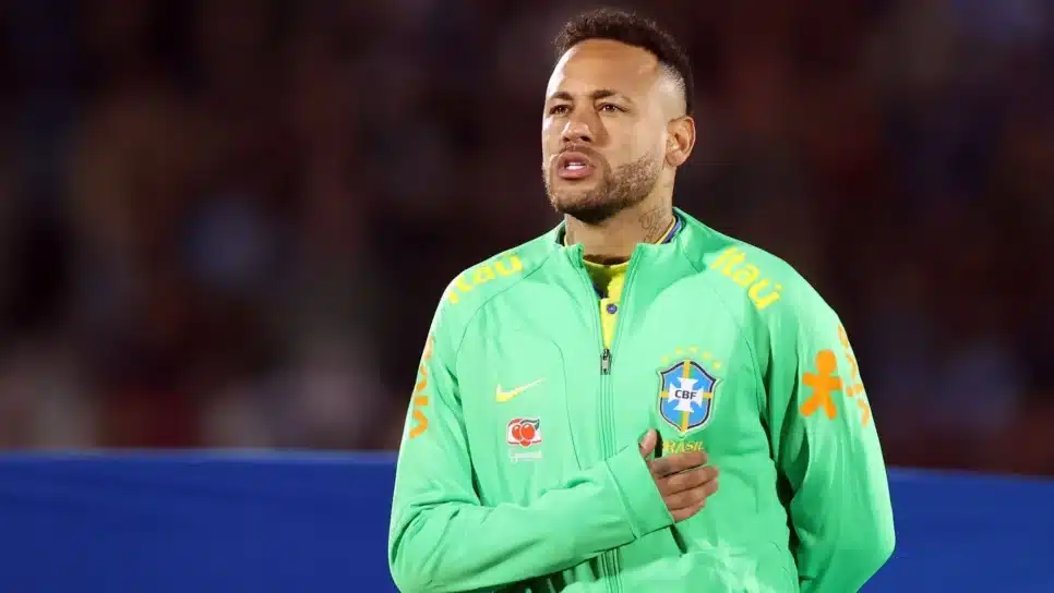 Neymar antes do jogo entre Brasil e Uruguai