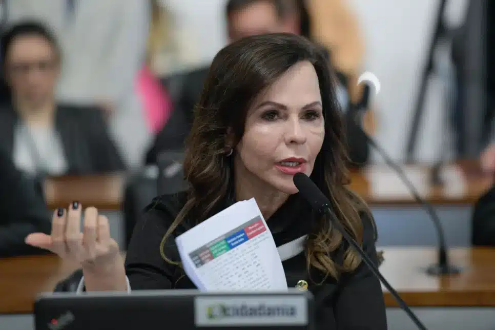 A senadora Professora Dorinha Seabra (União-TO)