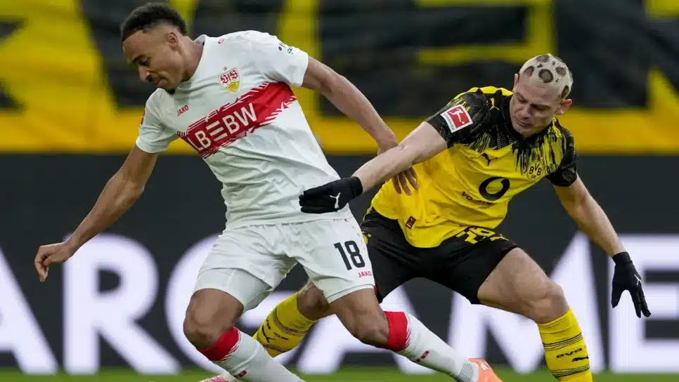 Borussia Dortmund e Stuttgart empataram neste sábado (22)