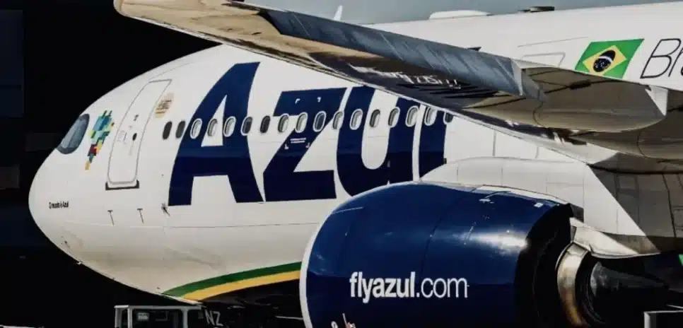 Avião da Azul em aeroporto