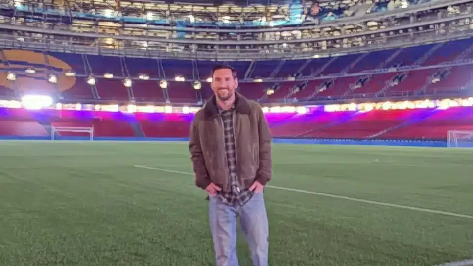 Messi visita o Camp Nou
