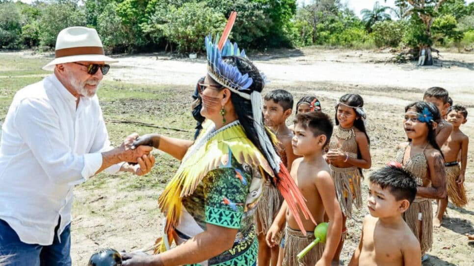 Lula em comunidade indígena