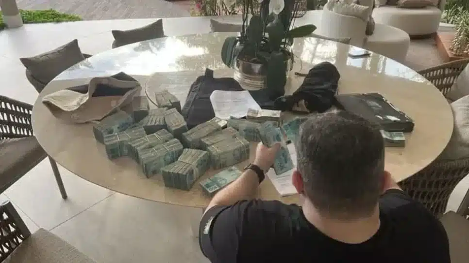 Montante apreendido na casa do executivo do banco Master Augusto Lima
