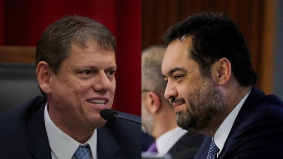 Na imagem, da esquerda para a direita, montagem com fotos do governador do Estado de São Paulo, Tarcisio de Freitas (Republicanos), e do Rio de Janeiro, Claudio Castro (PL)