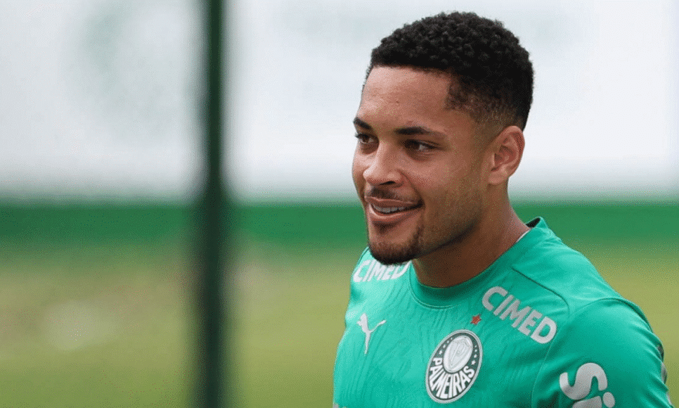 Vitor Roque não viajou para Porto Alegre com a delegação do Palmeiras