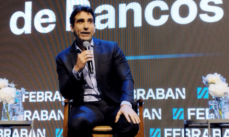 Presidente do Banco Central, Gabriel Galípolo, volta a defender, em encontro com banqueiros, a atuação técnica da instituição