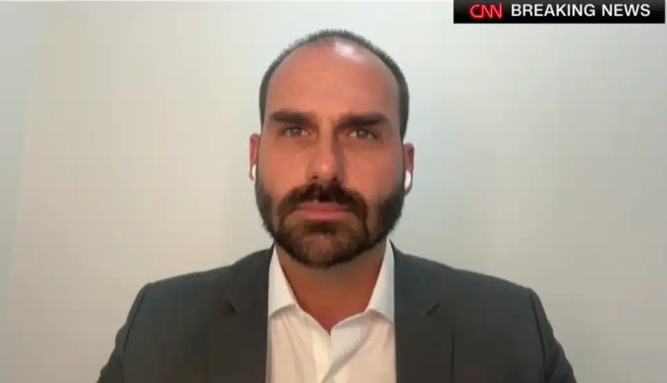 Eduardo Bolsonaro fala em entrevista à CNN