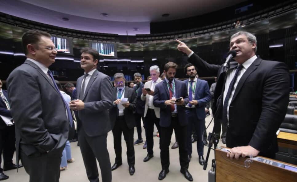 Lindbergh Farias, líder do PT na Câmara, discursa durante votação do PL Antifacção
