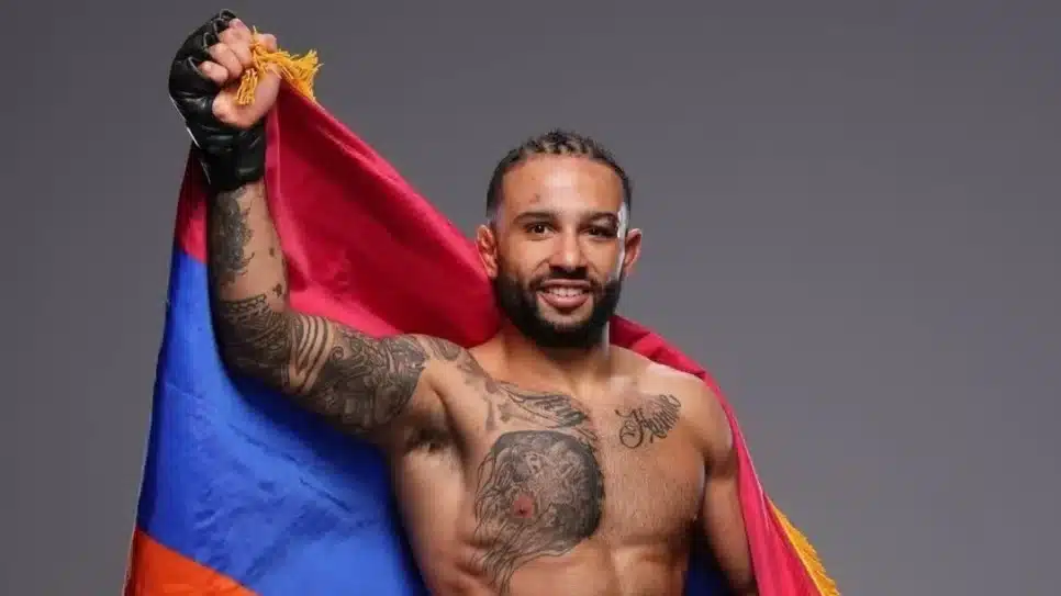 Isaac Dulgarian, lutador de MMA