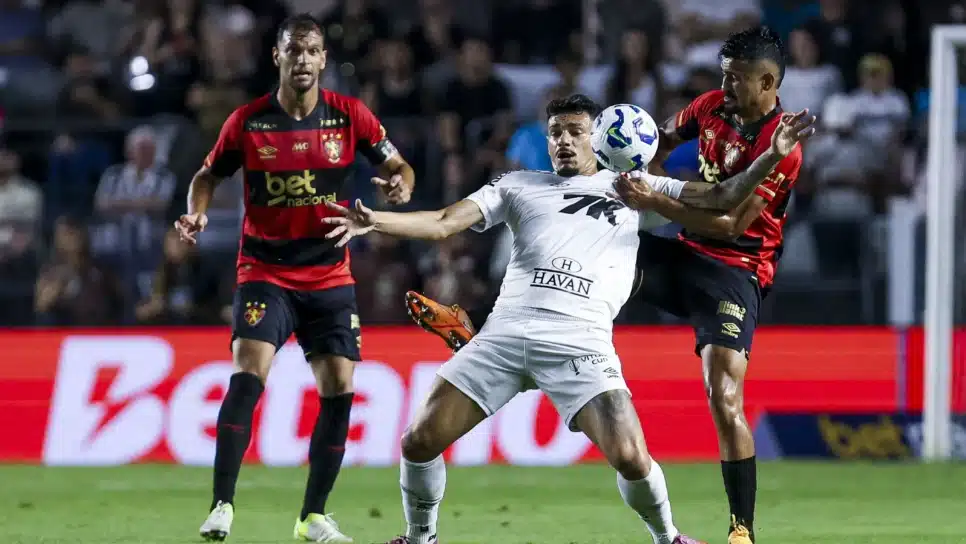 Duelo entre Santos e Sport, válido pela 36ª rodada do Brasileirão