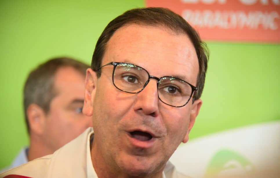 O prefeito do Rio de Janeiro, Eduardo Paes, visita as instalações do Rio Museu Olímpico, localizado dentro do Velódromo da Barra da Tijuca, na zona oeste do Rio