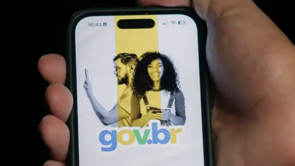 Aplicativo Gov.BR no celular.