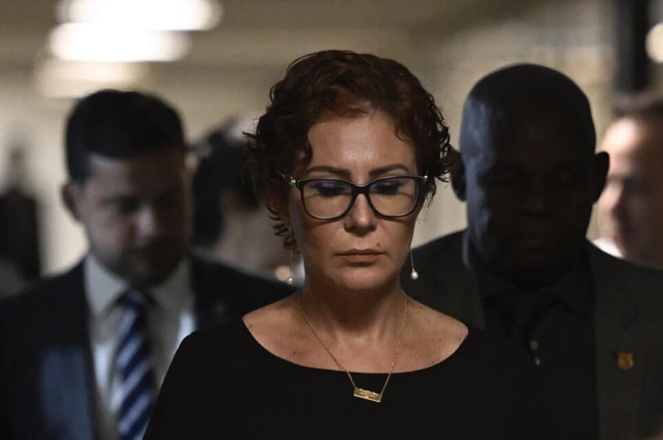 Carla Zambelli na coletiva