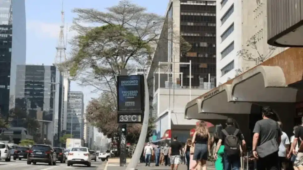 Estimativas do Inmet projetam que o calor na capital paulista deve seguir no fim de semana | Rovena Rosa/Agência Brasil