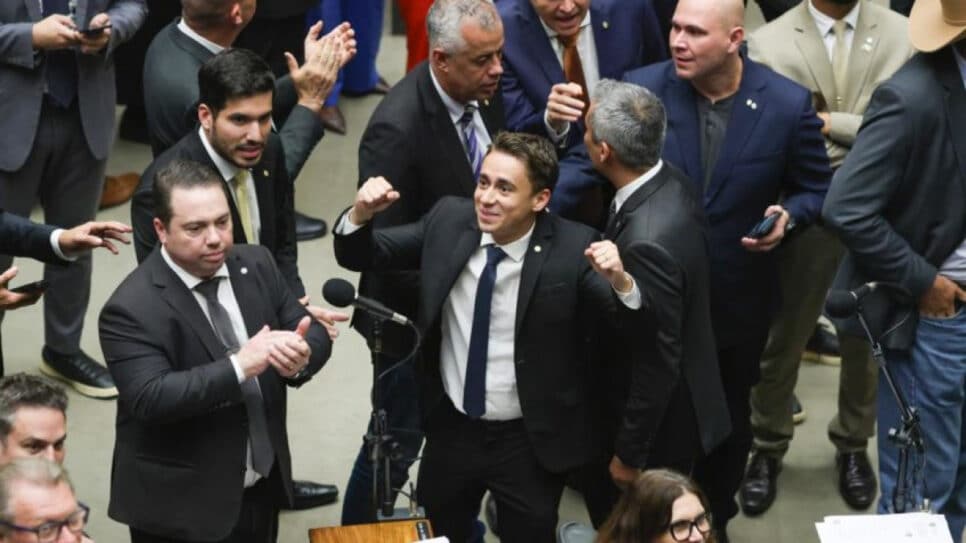 Deputados da oposição comemoram a aprovação do PL da Dosimetria