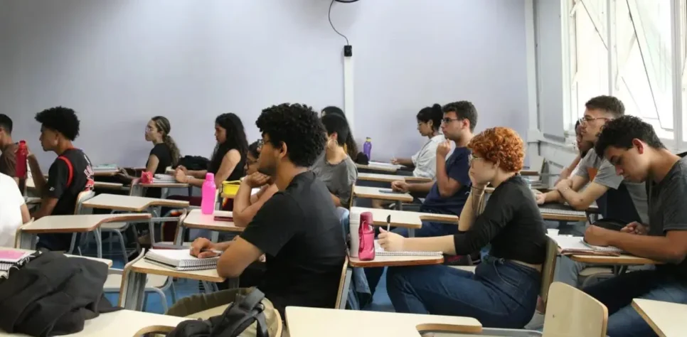 Candidatos fazem segunda prova da 2ª fase da Fuvest