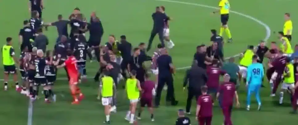 Confusão após o final do jogo entre Fluminense e Vasco, válido pela partida de volta da semifinal da Copa do Brasil