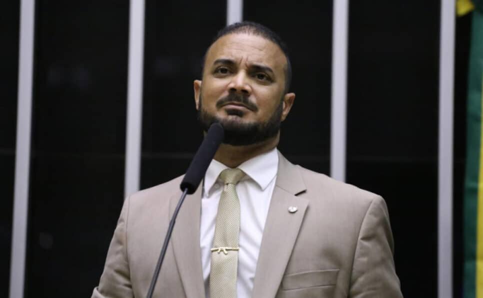 O deputado Capitão Alden, do PL, no plenário da Câmara