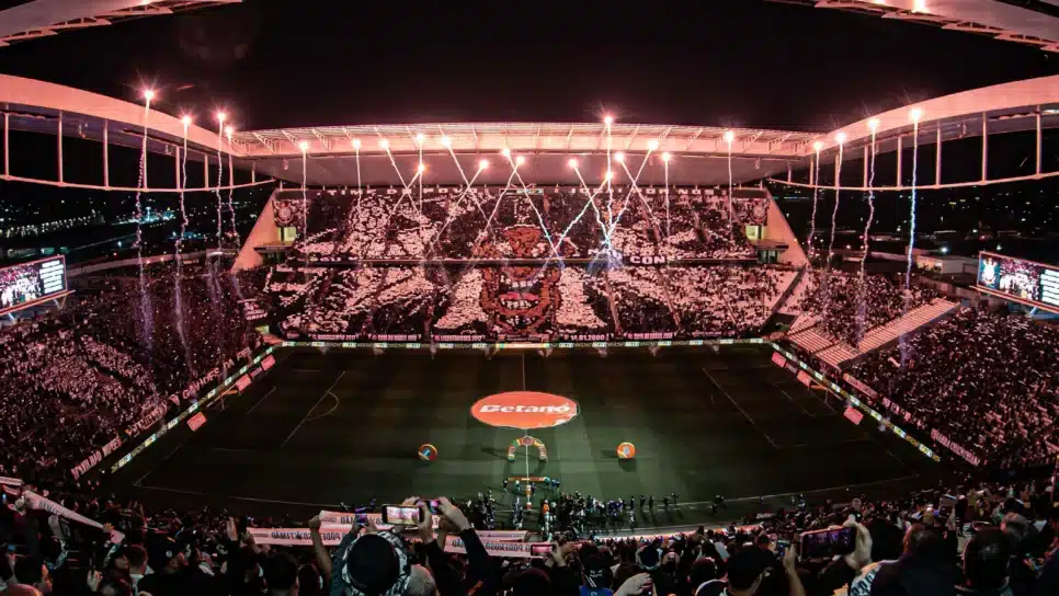 Festa na Neo Química Arena antes do início de Corinthians x Vasco, pelo primeiro jogo da final da Copa do Brasil