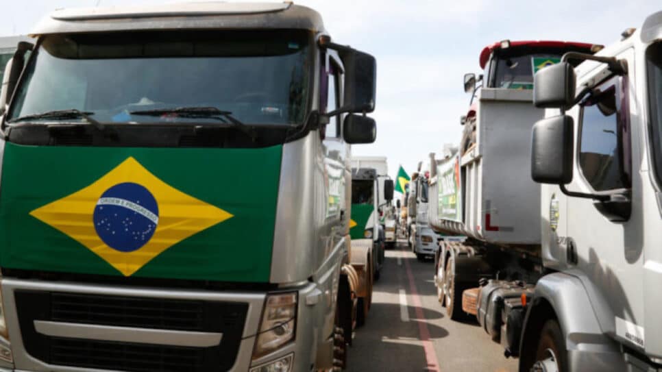 Deputado sugere reunião de caminhoneiros com governo para tratar sobre o preço do diesel