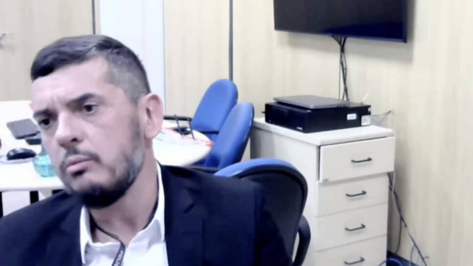 O presidente da Alerj (Assembleia Legislativa do Rio de Janeiro), Rodrigo Bacellar, durante depoimento à Polícia Federal