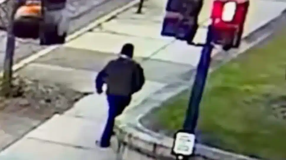 Na imagem, o suspeito de ser o atirador