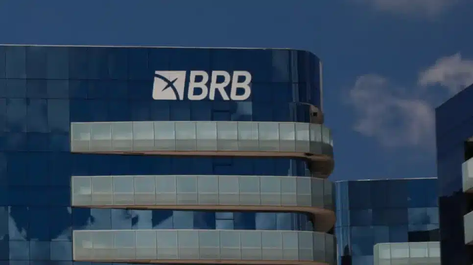 Fachadas do prédio do BRB em Brasília