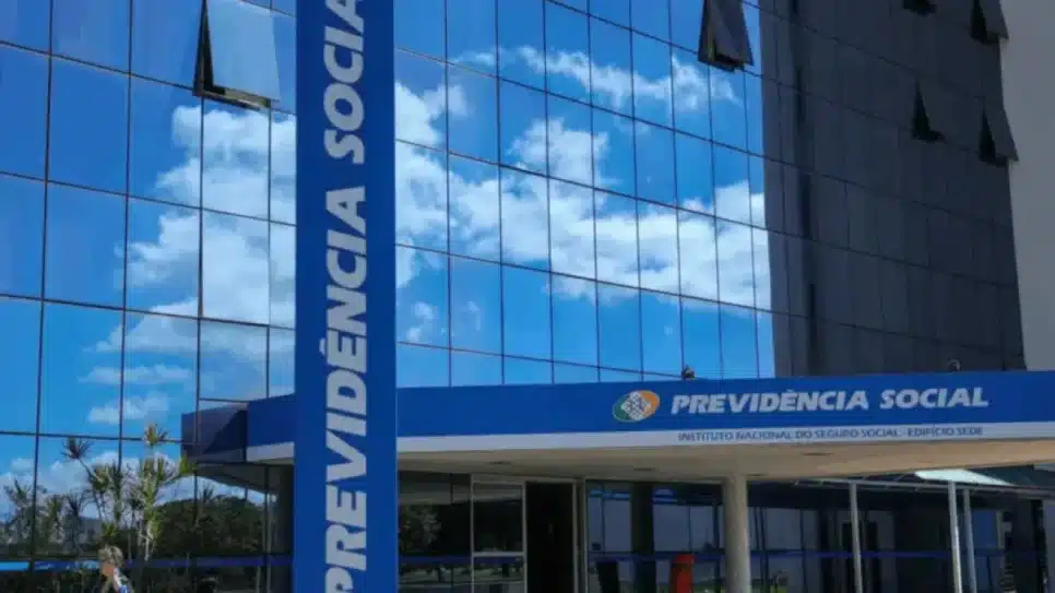 Embora o teto salarial suba, índice baseado no INPC fica atrás dos 4,26% registrados pelo IPCA em 2025 | Fabio Rodrigues Pozzebom/Agência Brasil