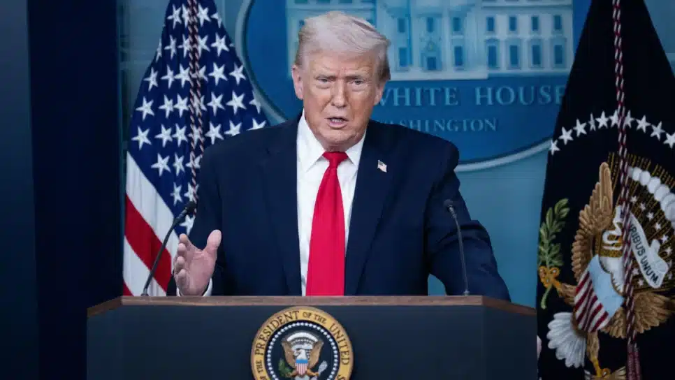 Presidente Donald Trump participa de coletiva de imprensa da Casa Branca