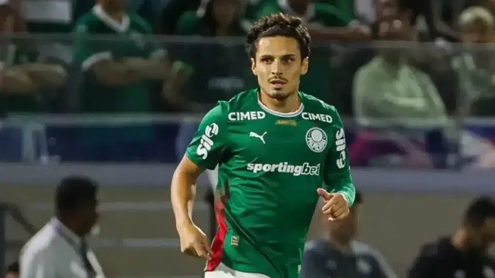 Veiga atuou no clássico entre Palmeiras e São Paulo