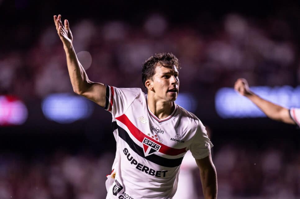 Gonzalo Tapia comemora gol pelo São Paulo