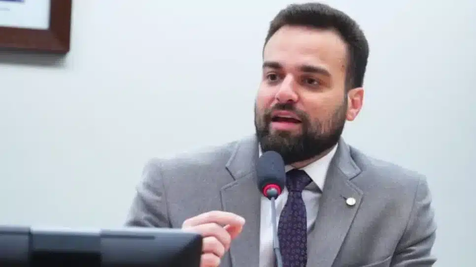 Caio Vianna recomendou a aprovação da proposta, com mudanças | Pablo Valadares/Câmara dos Deputados