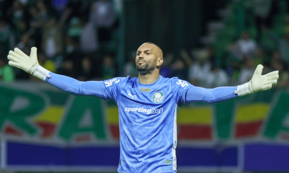 Weverton lesionou a mão e deve ser desfalque do Palmeiras contra o Flamengo, no duelo da 29ª rodada entre líder e vice-líder do Brasileirão