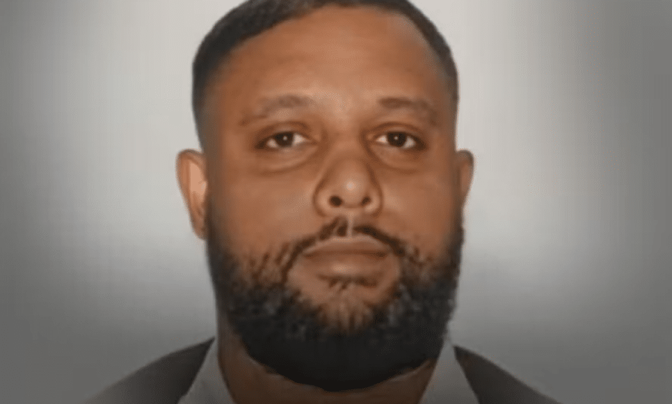 Vítima, identificada como Rafael Ventura Martins, de 32 anos, jantava com sua companheira no estabelecimento 'Caldinho do Nenen' quando o crime ocorreu