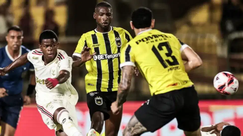 Jogando com meninos da base, Flamengo sofreu derrota elástica para o Volta Redonda