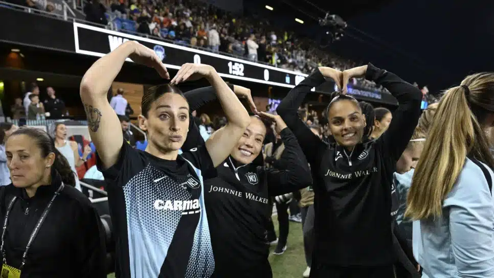 Esther Gonzalez, Bruninha e Gabi Portilho, jogadoras do Gotham FC