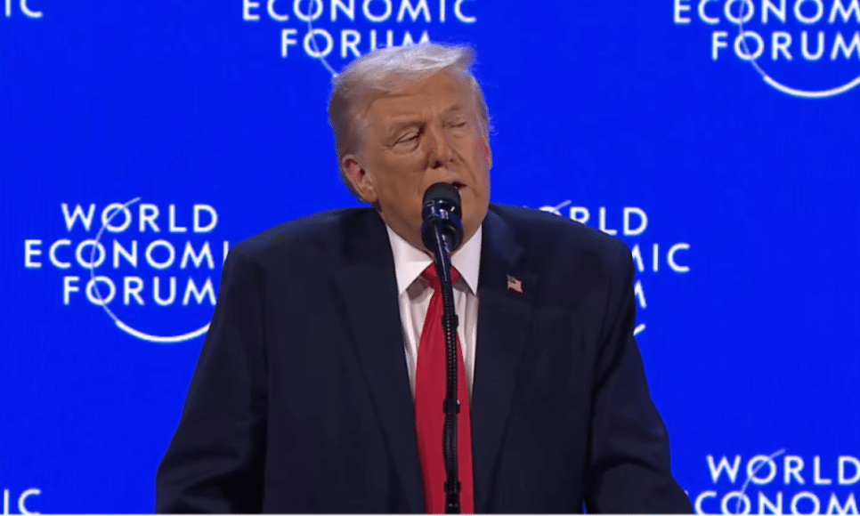 Trump durante discurso em Davos