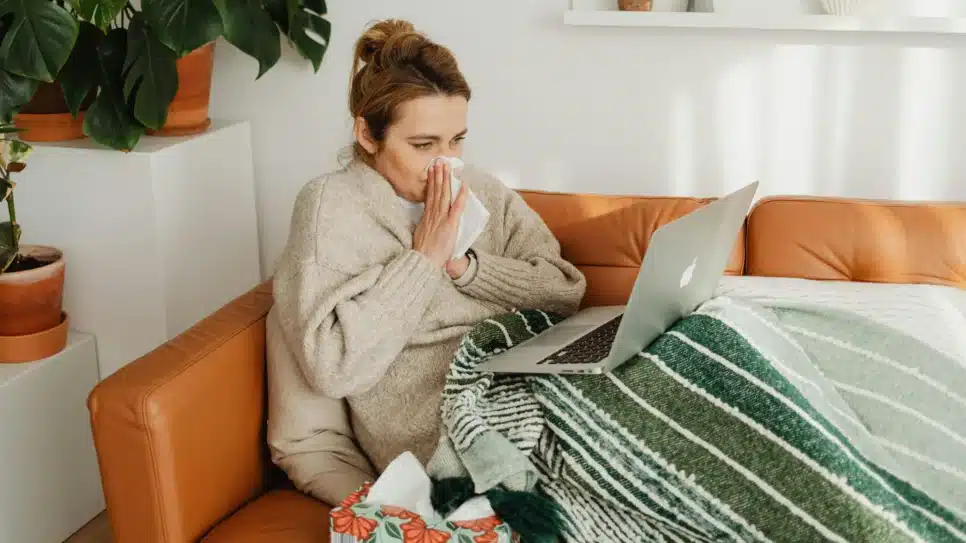 Resumos gerados por inteligência artificial do Google têm exposto usuários a riscos ao divulgar informações de saúde falsas ou enganosas